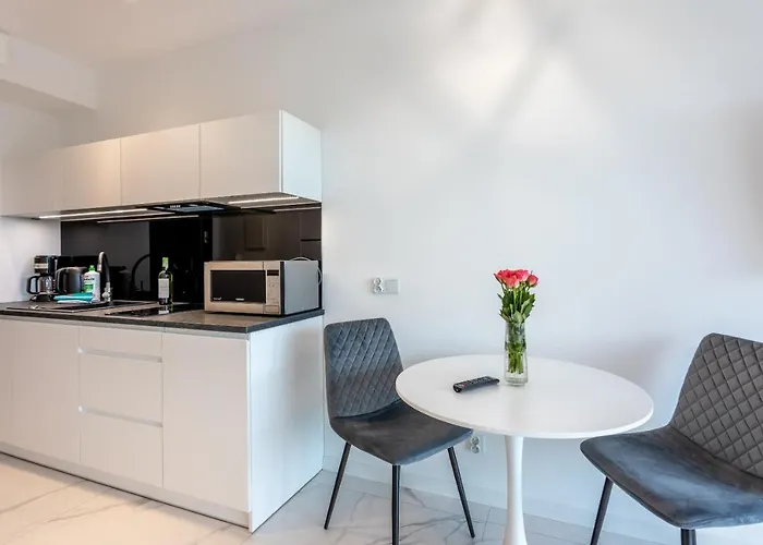 Lividus 327 شقة سفينويتشي